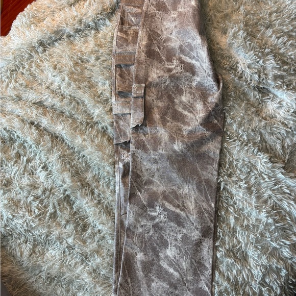 PrettyLittleThing Earthy Tie-Dye Cargo Pants - Picture 9 of 10